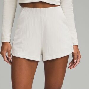 Lululemon Ribbed High-Rise Shorts Bone Size 4 small S